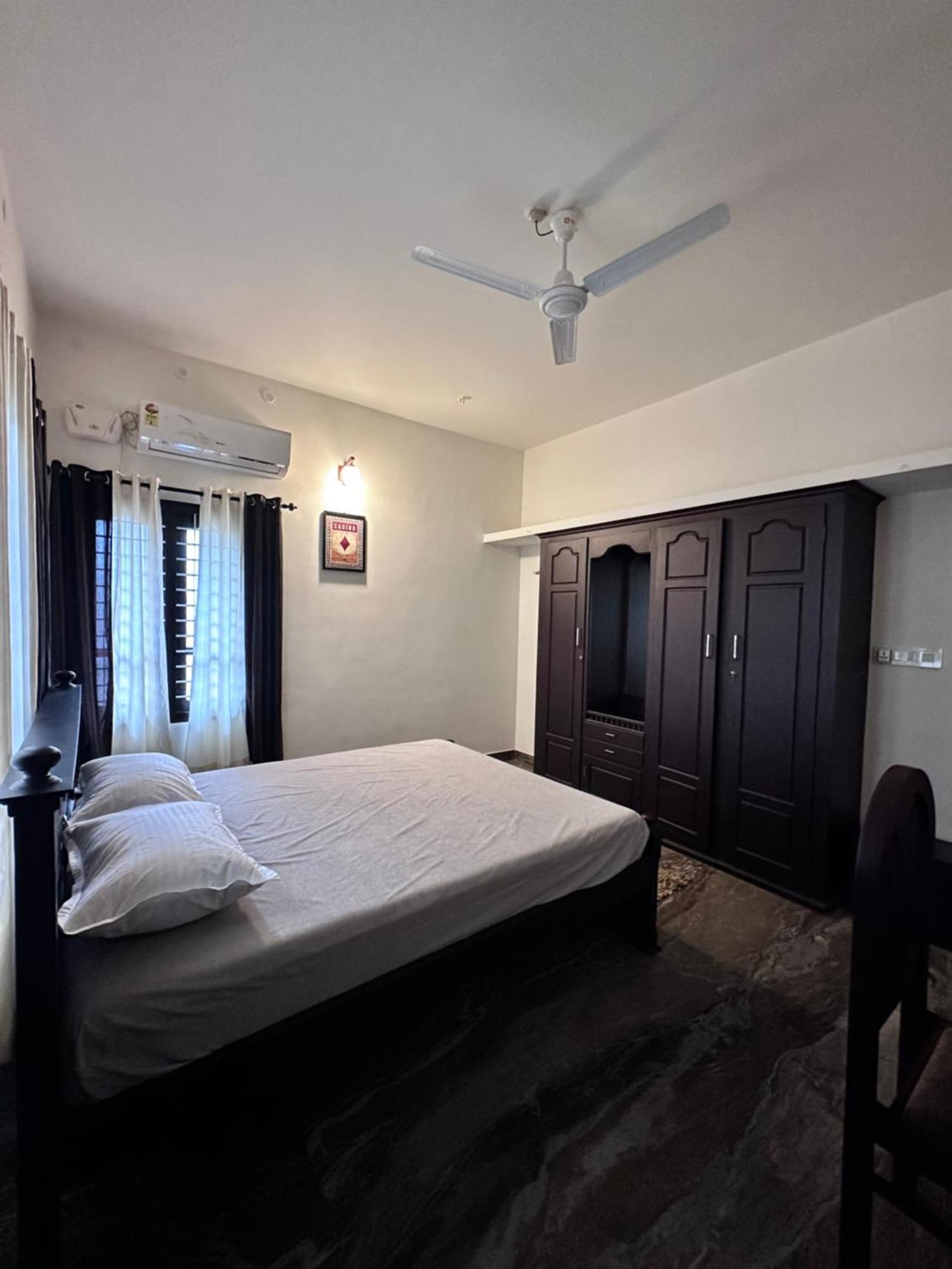 Daffodils Inn Alappuzha Exterior photo