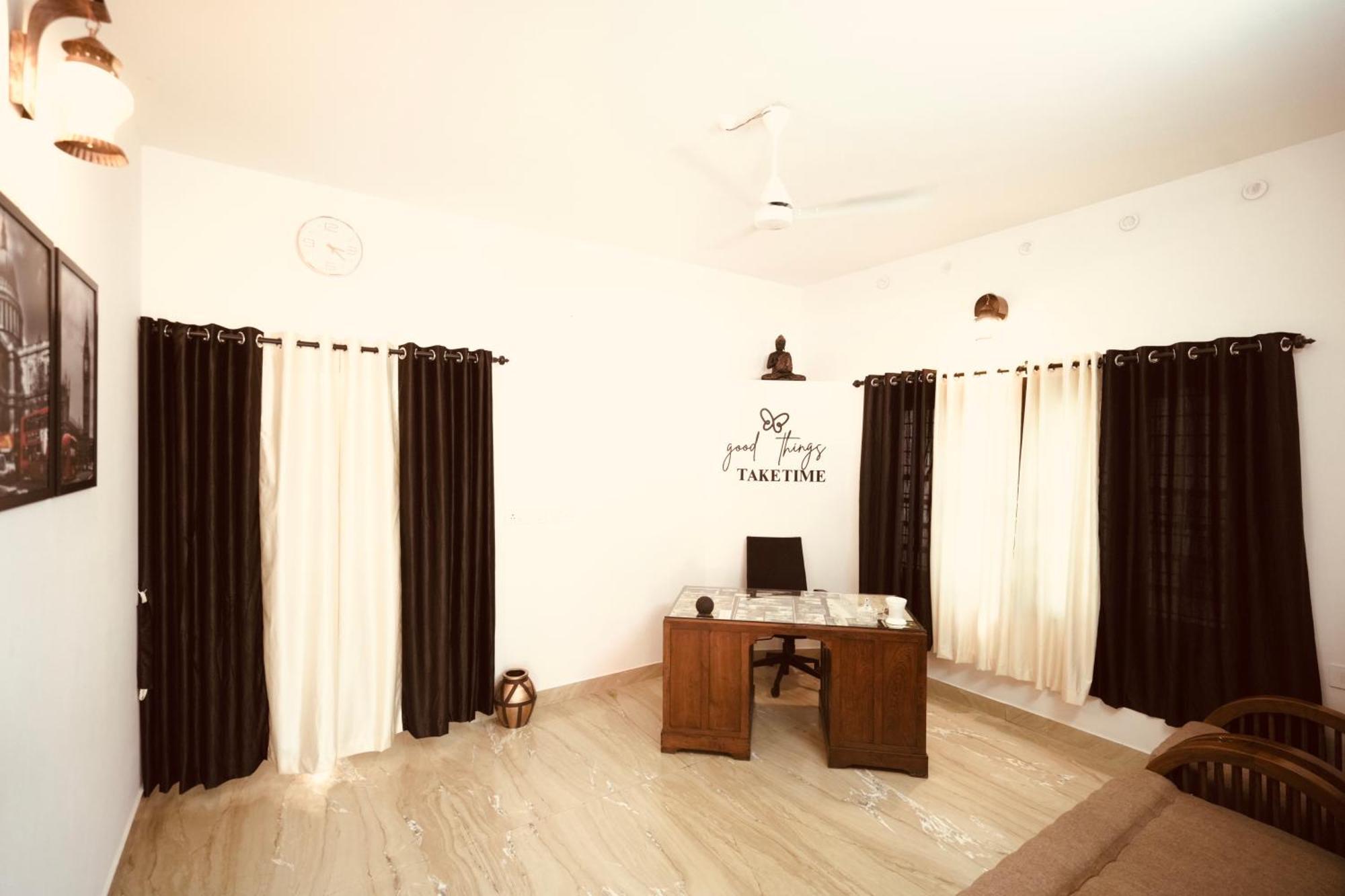 Daffodils Inn Alappuzha Exterior photo